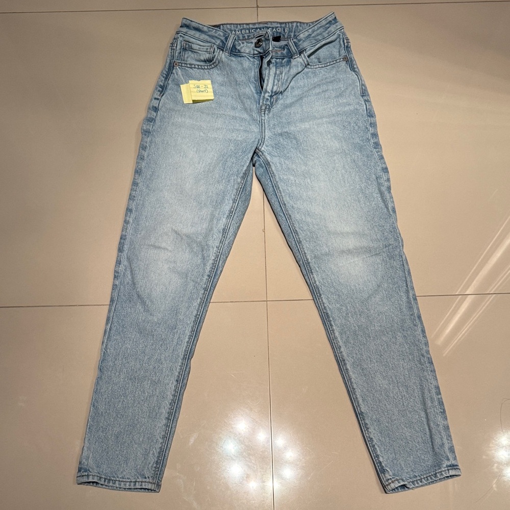 American Eagle Mom Jeans – Size 00 Short – Light Wash